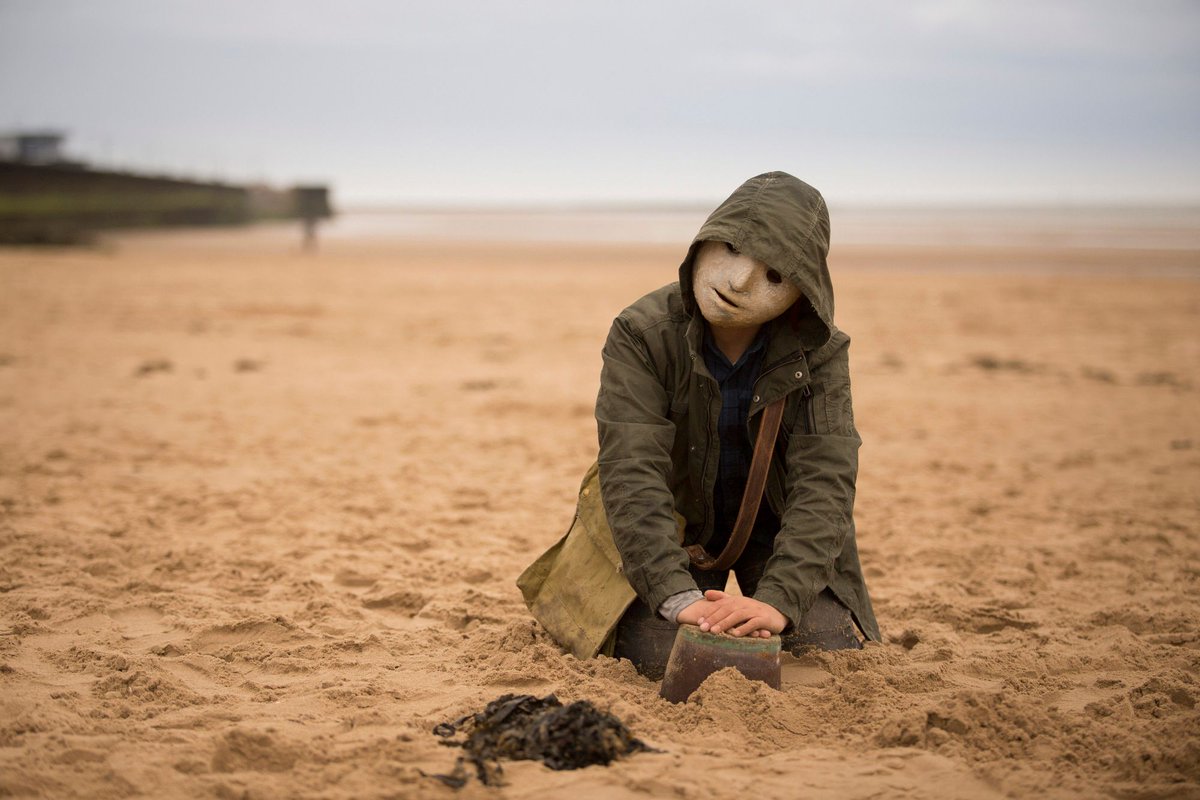 denofgeek's tweet image. The best thing on TV this Halloween? The utterly superb Creeped Out, on CBBC later. Here's why it's sooooo good. buff.ly/2yiMvW7