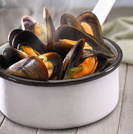 Comunicapeep's tweet photo. Mejillones al vapor para este viernes 👍😀 #gratiacateringmoments https://t.co/HLhV00WCFU