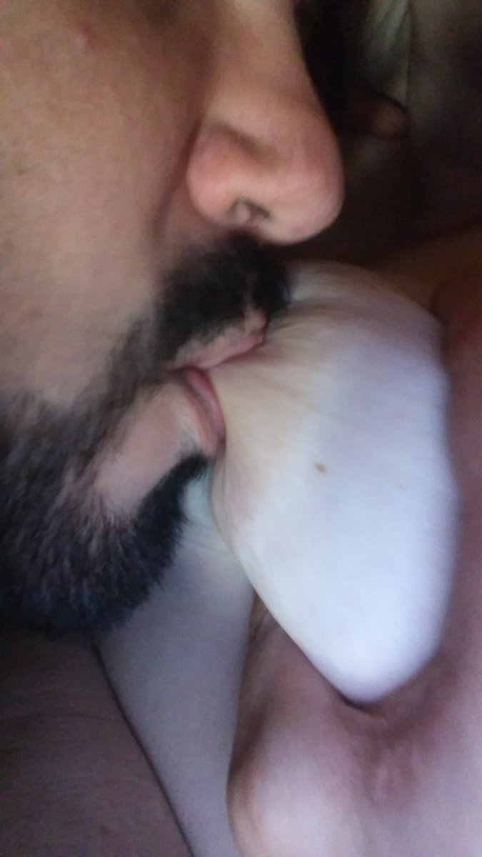 babygirlanddady's tweet photo. I love how he squeezes my titty so tight and sucks it dry....#tittytuesday#hotandhorney
Give it to me daddy... https://t.co/u5AM9lQXoY