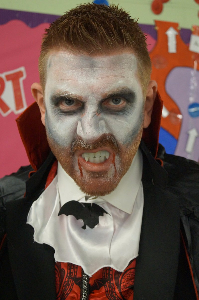 ChiHighSchool's tweet photo. Happy CHS Science Halloween.... https://t.co/FBXV8FMAr5