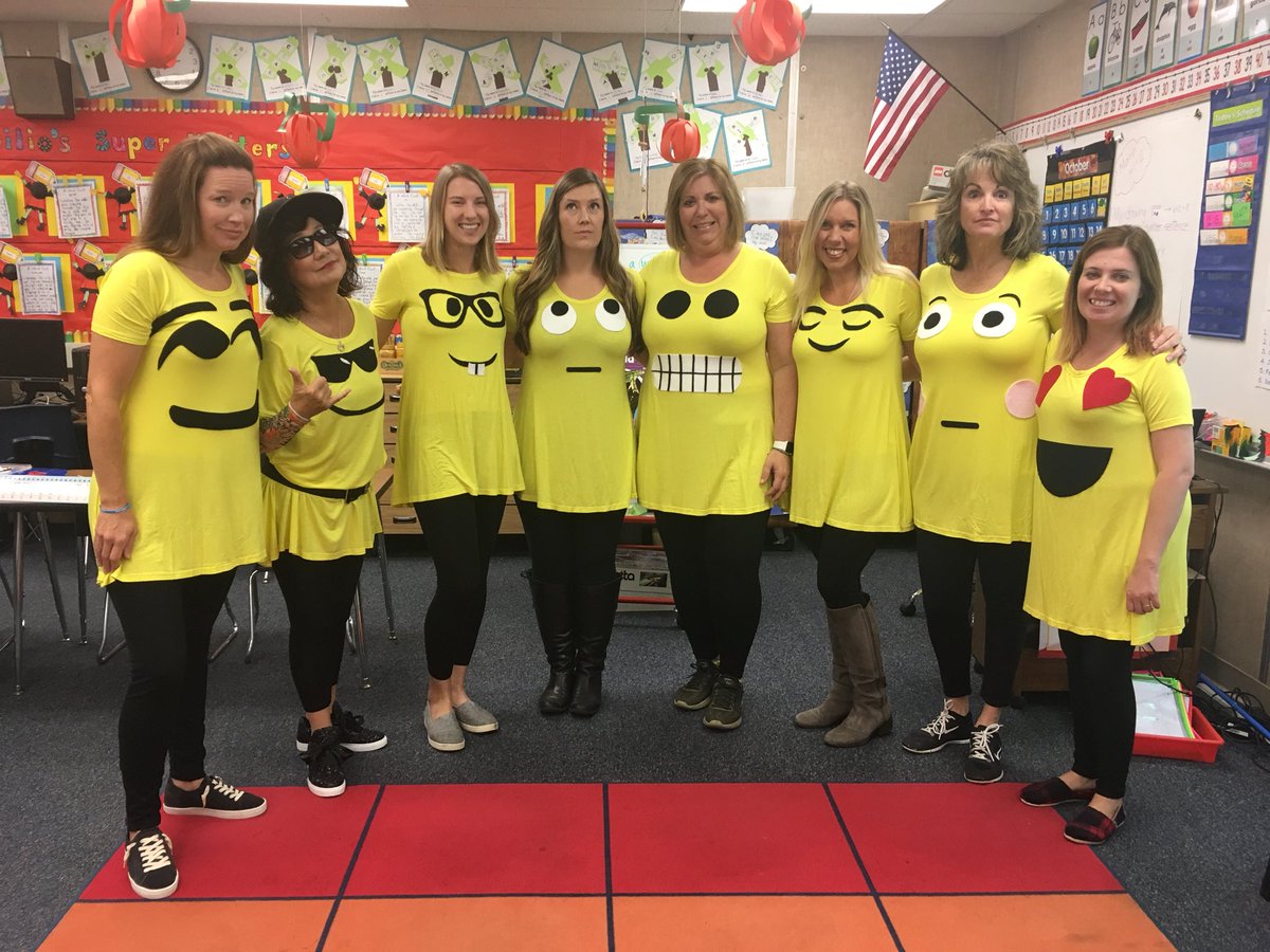 pompilioPVSD's tweet photo. Emoji madness at SRTMS @SRTMSEagles. Kinder-2nd grade!  #teamwork #Halloween https://t.co/KSoLR1J9rH