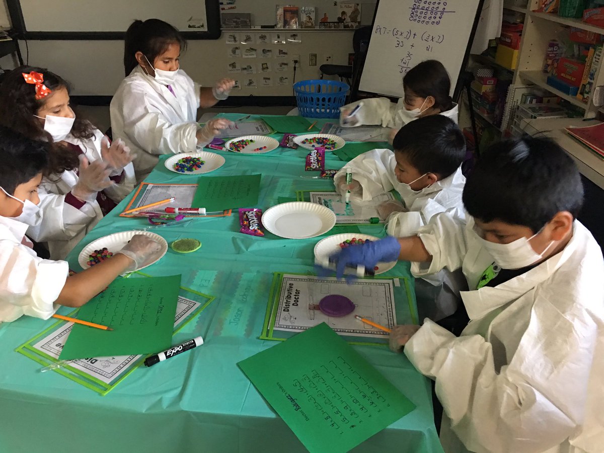 brandikl's tweet photo. Look at the fun and engaging learning happening in @ssbcruz 3rd grade class today! https://t.co/qzidtKhs7X