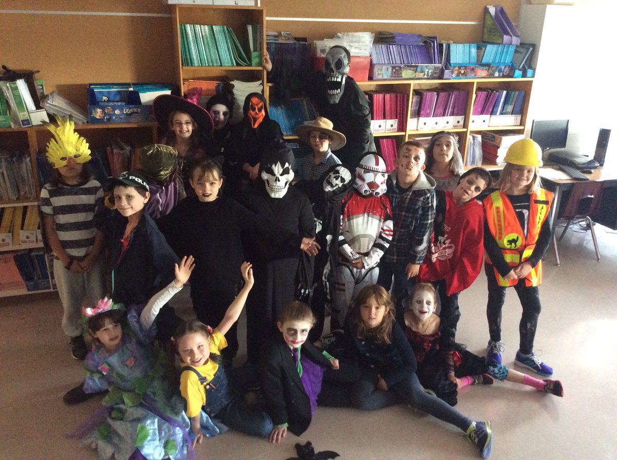 Having a SPOOKTACULAR time in <a href="/Team202rps/">Team202</a> <a href="/RidgewoodPS/">RidgewoodPS</a> Happy Halloween 👻🎃💀👽👹
