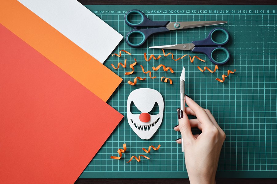 AntalisCPower's tweet image. Trick or treat !
This is how Margaret Scrinkl celebrates halloween : with paper montage. Boo !
#Halloween #PaperInspo