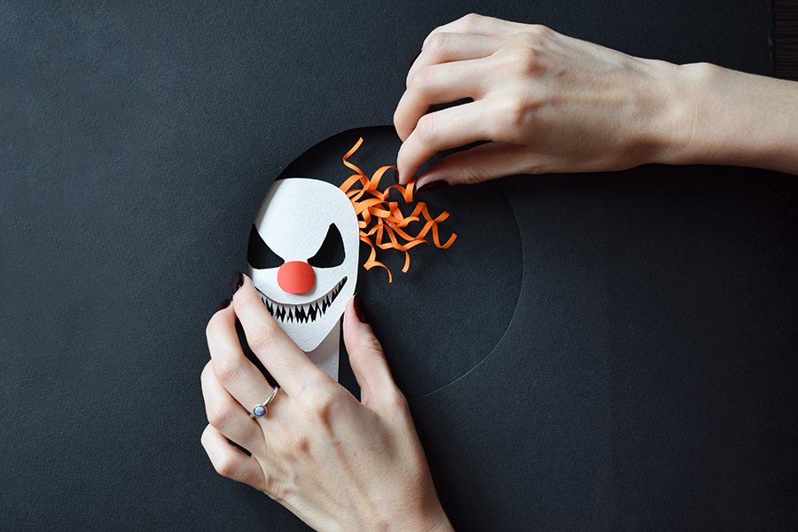 AntalisCPower's tweet image. Trick or treat !
This is how Margaret Scrinkl celebrates halloween : with paper montage. Boo !
#Halloween #PaperInspo