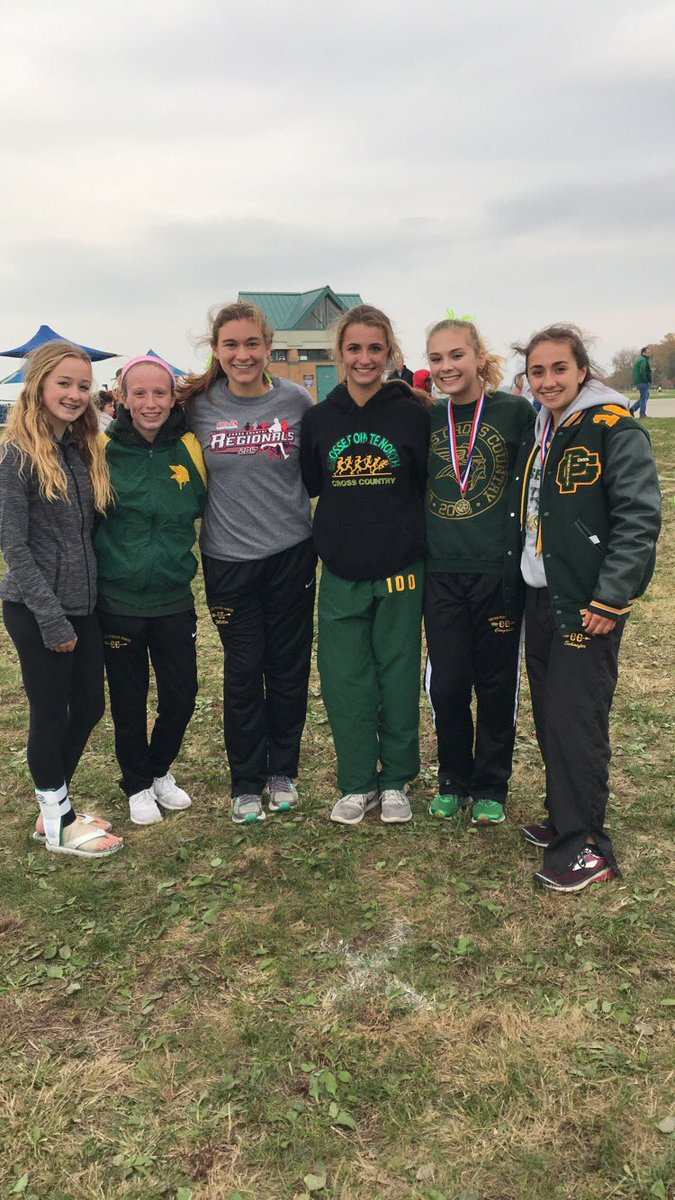 michaelacos11's tweet photo. Here’s to another successful xc season🏅👟 https://t.co/XaO3UC9Va3