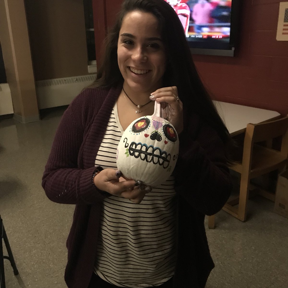 Congratulations to Drea for being our spooktacular pumpkin painting winner with her day of the dead pumpkin 🎃