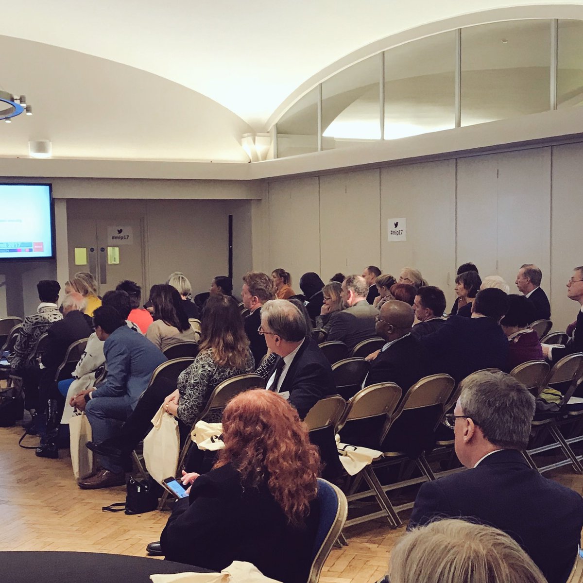 FDA_union's tweet photo. MiP’s @Jon_Restell &amp; Sara Gorton of @unisontweets make the case for fair NHS pay - with no cherry-picking - at packed #MiP17 summit https://t.co/loHJczIzy7