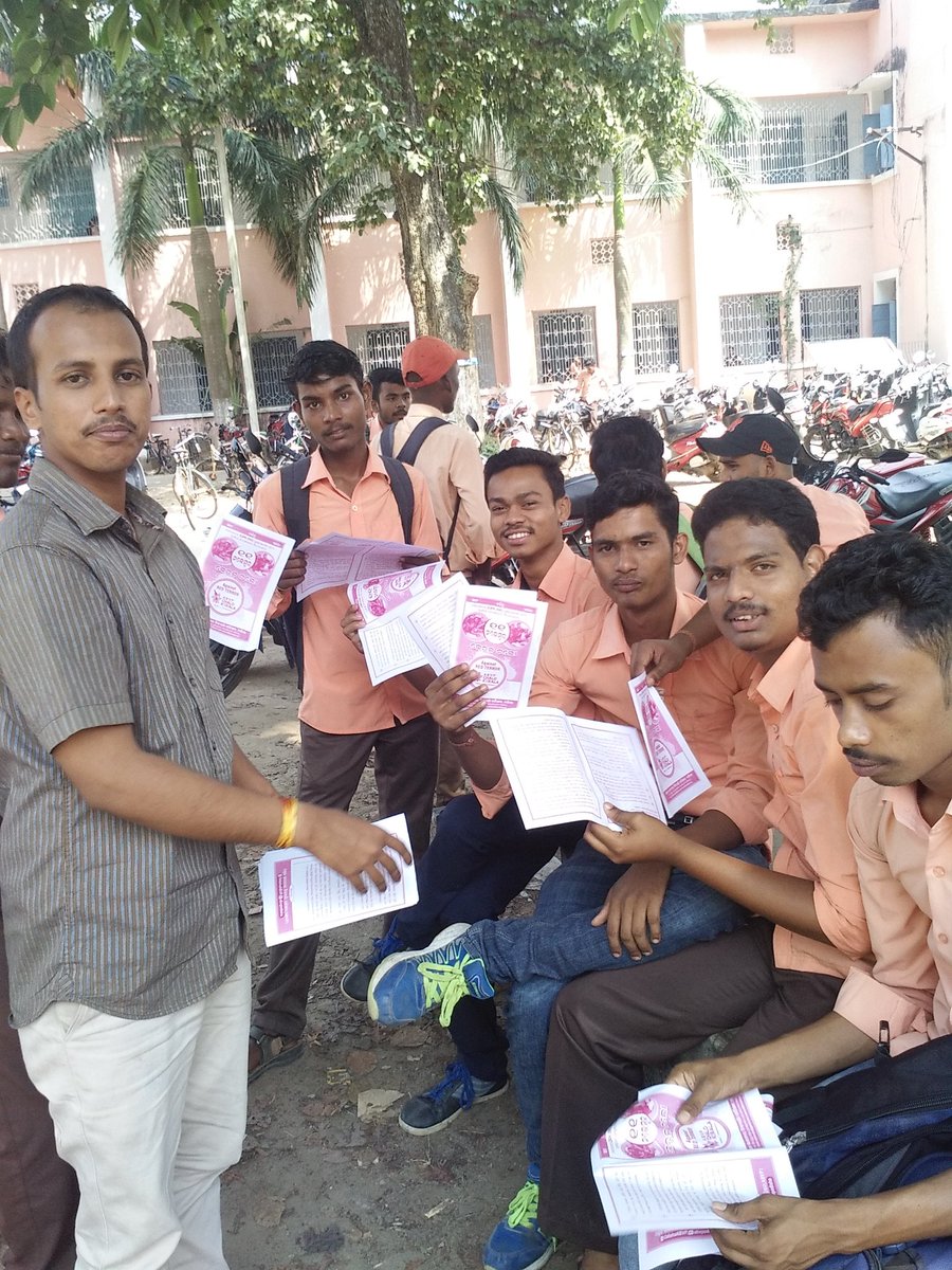SashiOdisha's tweet photo. Campaining about #ChaloKerala at #Angulcollege @abvpodisha @ABVPVoice https://t.co/e0qHpYI13V