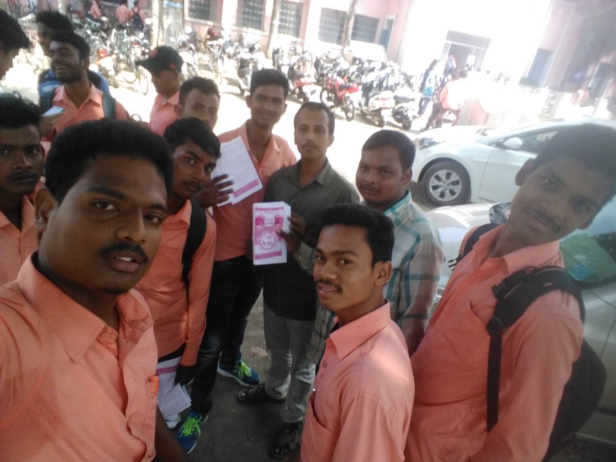 SashiOdisha's tweet photo. Campaining about #ChaloKerala at #Angulcollege @abvpodisha @ABVPVoice https://t.co/e0qHpYI13V