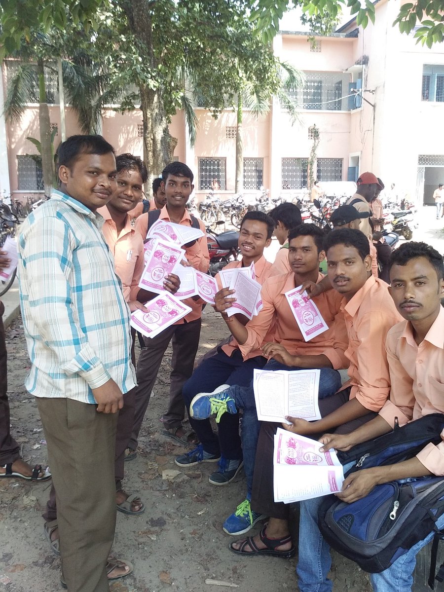 SashiOdisha's tweet photo. Campaining about #ChaloKerala at #Angulcollege @abvpodisha @ABVPVoice https://t.co/e0qHpYI13V