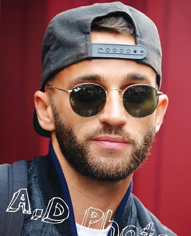 TeamRidsa_'s tweet photo. Superbe photo de @Ridsa_Officiel prise par @ a.dphotographe ( Insta ) le 12 octobre dernier devant l'Olympia pour #LeursVoixPourLespoir 🐱🤞🏾🌻 https://t.co/SFi7lzH3p4