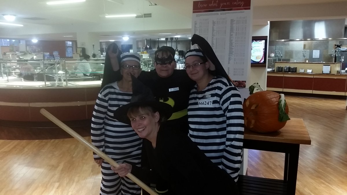 BonAppAlbion's tweet photo. happy  #Halloween2017 from all of us at @BonAppAlbion to of you @albioncollege https://t.co/8hneyVIVIp