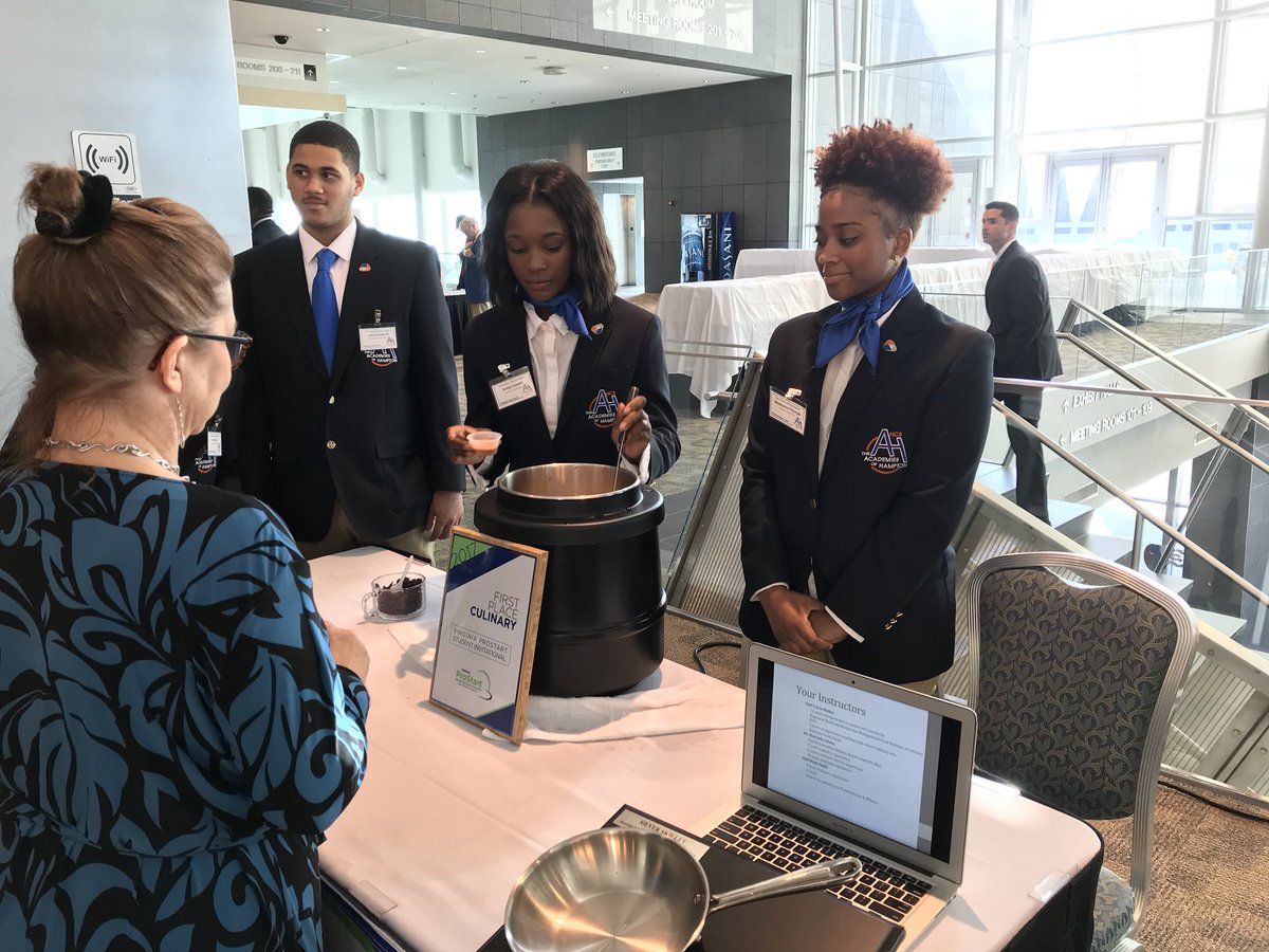 HamptonCSchools's tweet photo. Culinary Arts @HCS_AoH and @PhoebusHS1 are presenting their work at #SOTC17 https://t.co/Jg6DVNRWKA