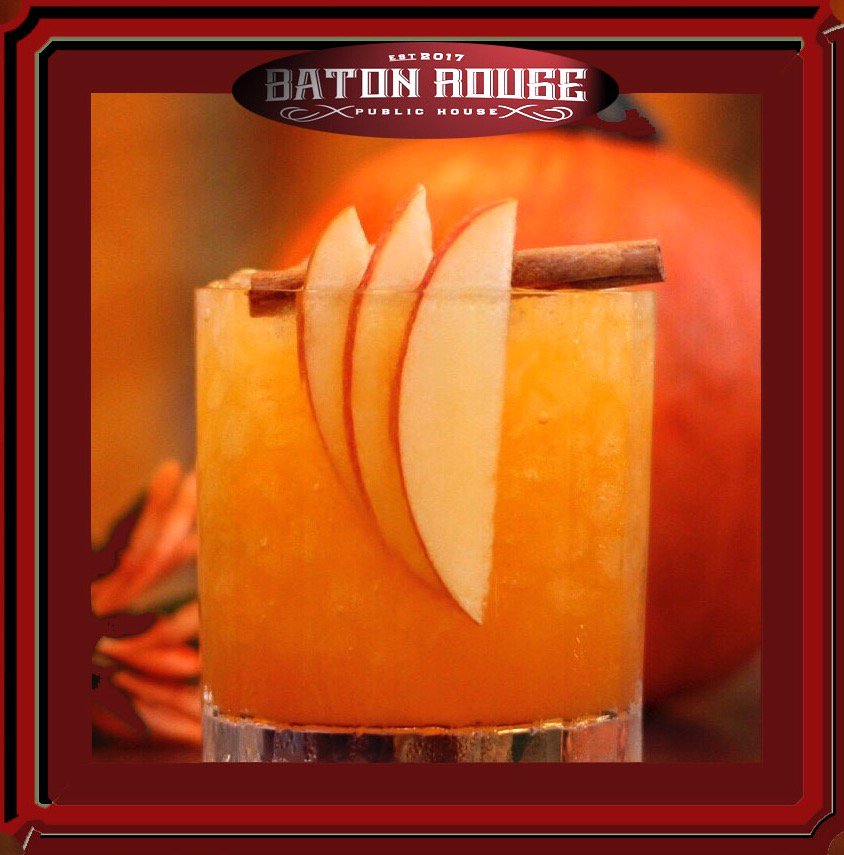 batonrougemad's tweet photo. Trick or treat? Come and try our spcialty for tonight made with Bourbon, pumpking, honey and spices.
#batonrougemadrid #onlystarsdrinkhere https://t.co/7njCwziT48