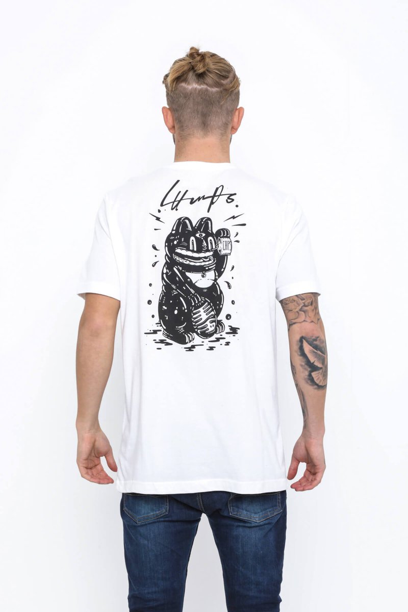 lumps_uk's tweet photo. Lumps Clothing has now launched! Please take a look: https://t.co/9m2PTekVSf
#lumps #streetwear #illustration https://t.co/bl8ebEfNZ3