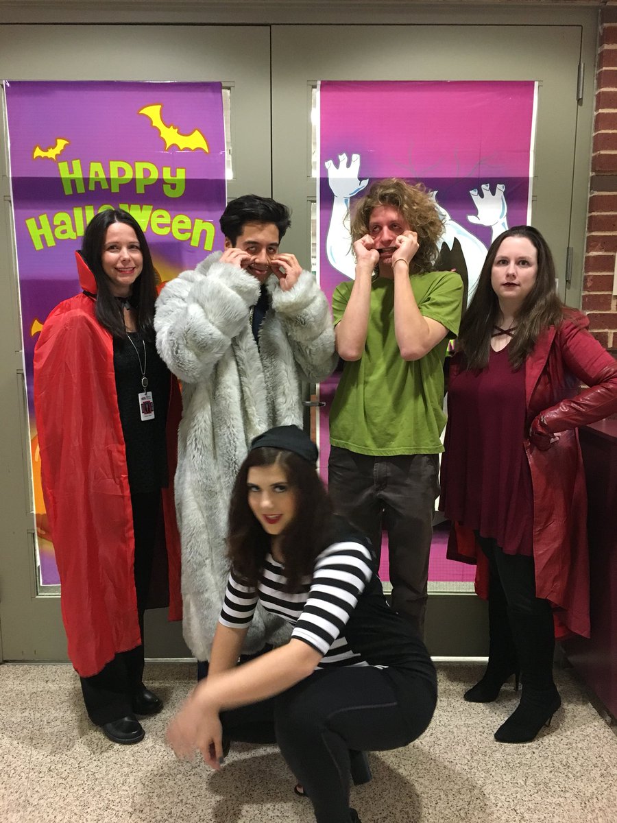 TitanLibrary2's tweet photo. We have The Scarlet Witch, a vampire, Shaggy, a rapper, &amp; a robber in the library! #dashweek @cen10StuCo @Cen10titans #libraryaides https://t.co/KFsBpn5okC