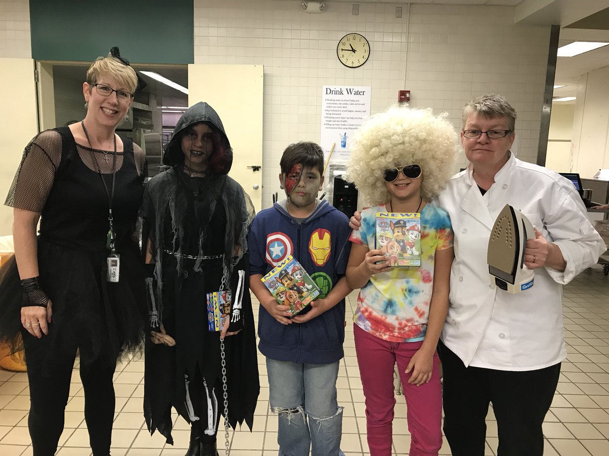 spindles4's tweet photo. Happy Halloween from #rcsms #RCSPride https://t.co/ZuzWx3TRji