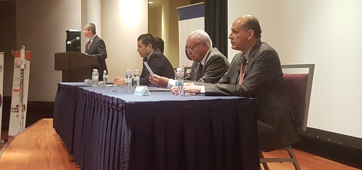 marcelocastille's tweet photo. Agradecido por la distinción de participar en el Encuentro de Gestión Estratégica del Capital Humano organizado por #ARIOAC https://t.co/Qbc0JYyPMb