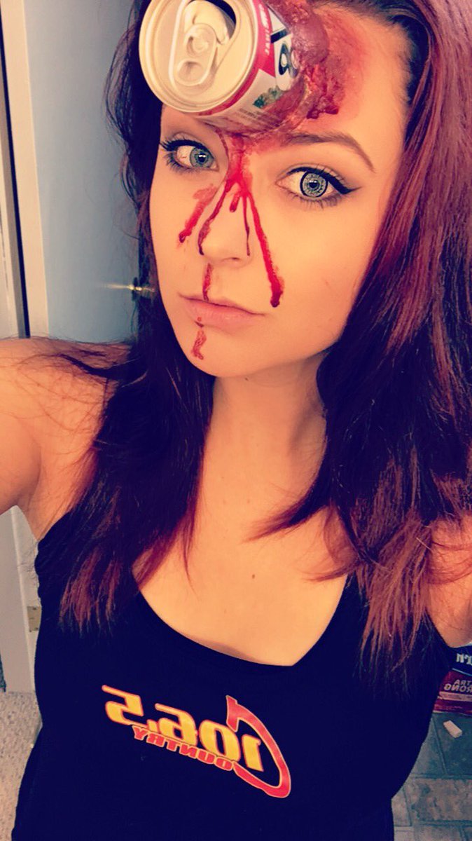 ally_mitchell1's tweet photo. Should of had a V8 #Halloween2017 #Goretober #bloody https://t.co/GDLWuHiHPH