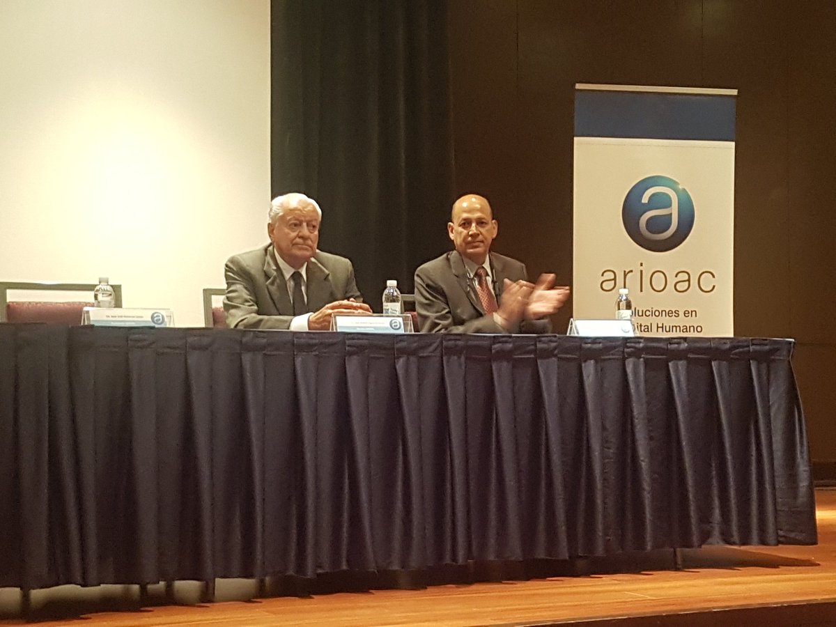marcelocastille's tweet photo. Agradecido por la distinción de participar en el Encuentro de Gestión Estratégica del Capital Humano organizado por #ARIOAC https://t.co/Qbc0JYyPMb