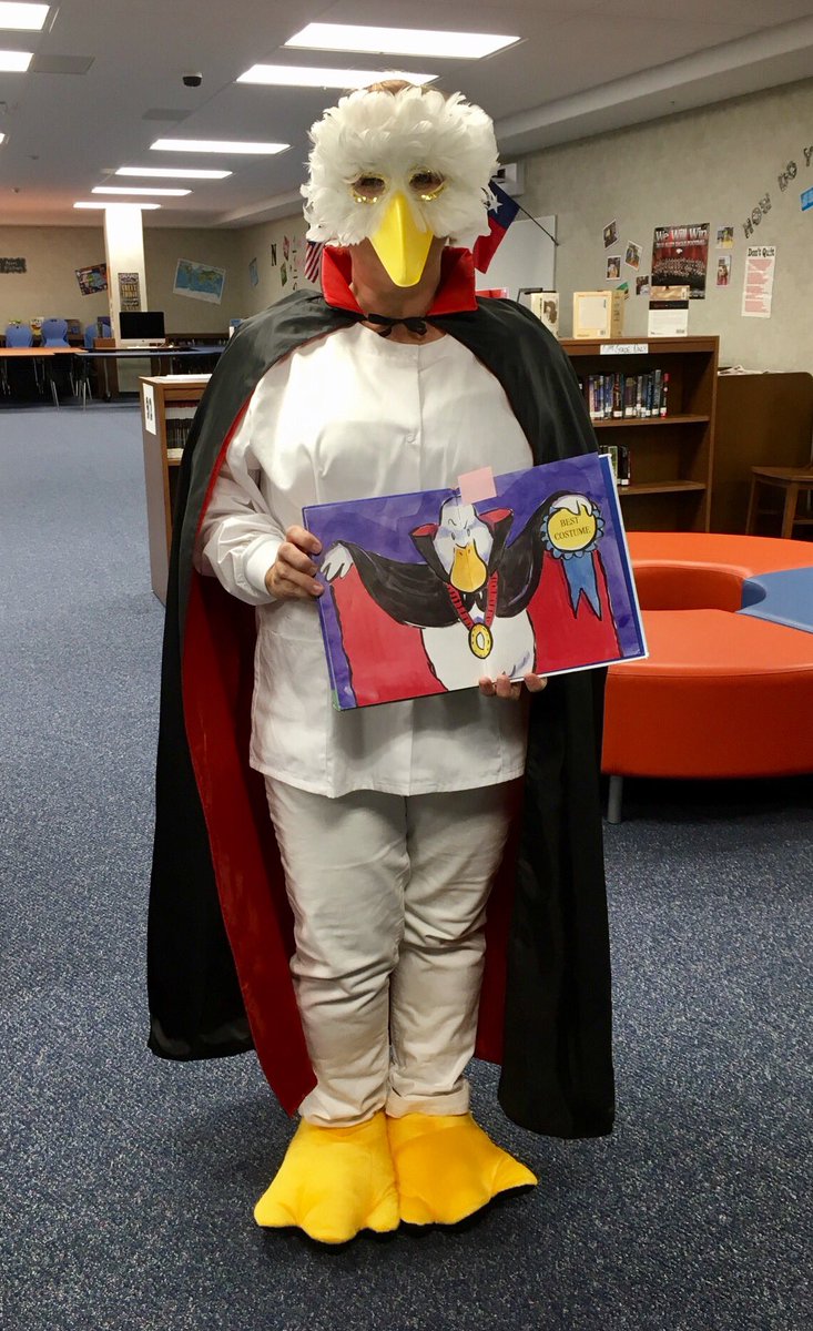 Vaughanbooklady's tweet photo. Storybook Character dress up day at Vaughan! #learningisfun #vikingslovelearning #justread @VikingsofMOVE https://t.co/mCafUcGZFX