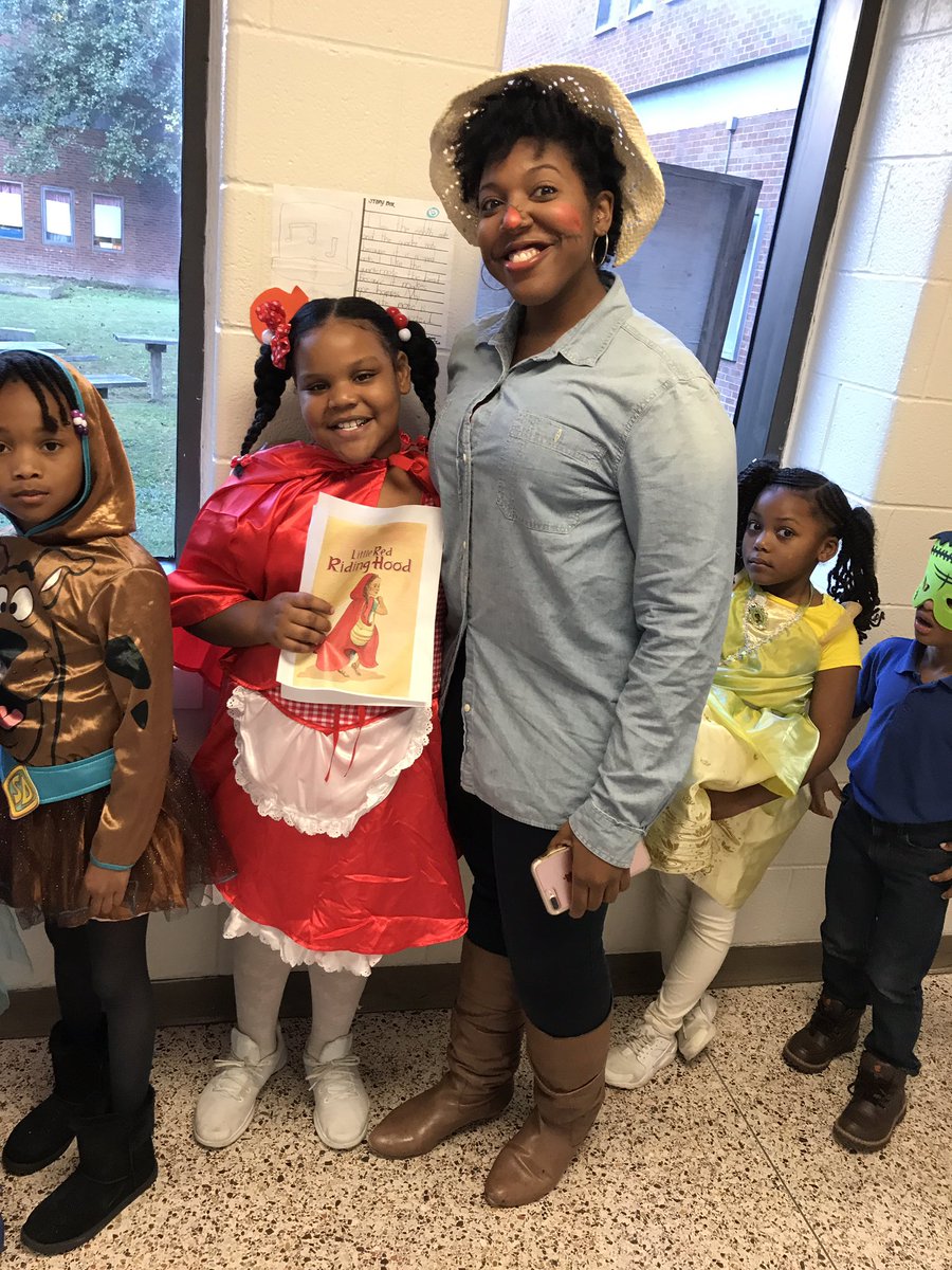 diva_dukes's tweet photo. Book character day!!@PrincipalBGrant @apsupdate https://t.co/ankcLXIPw7