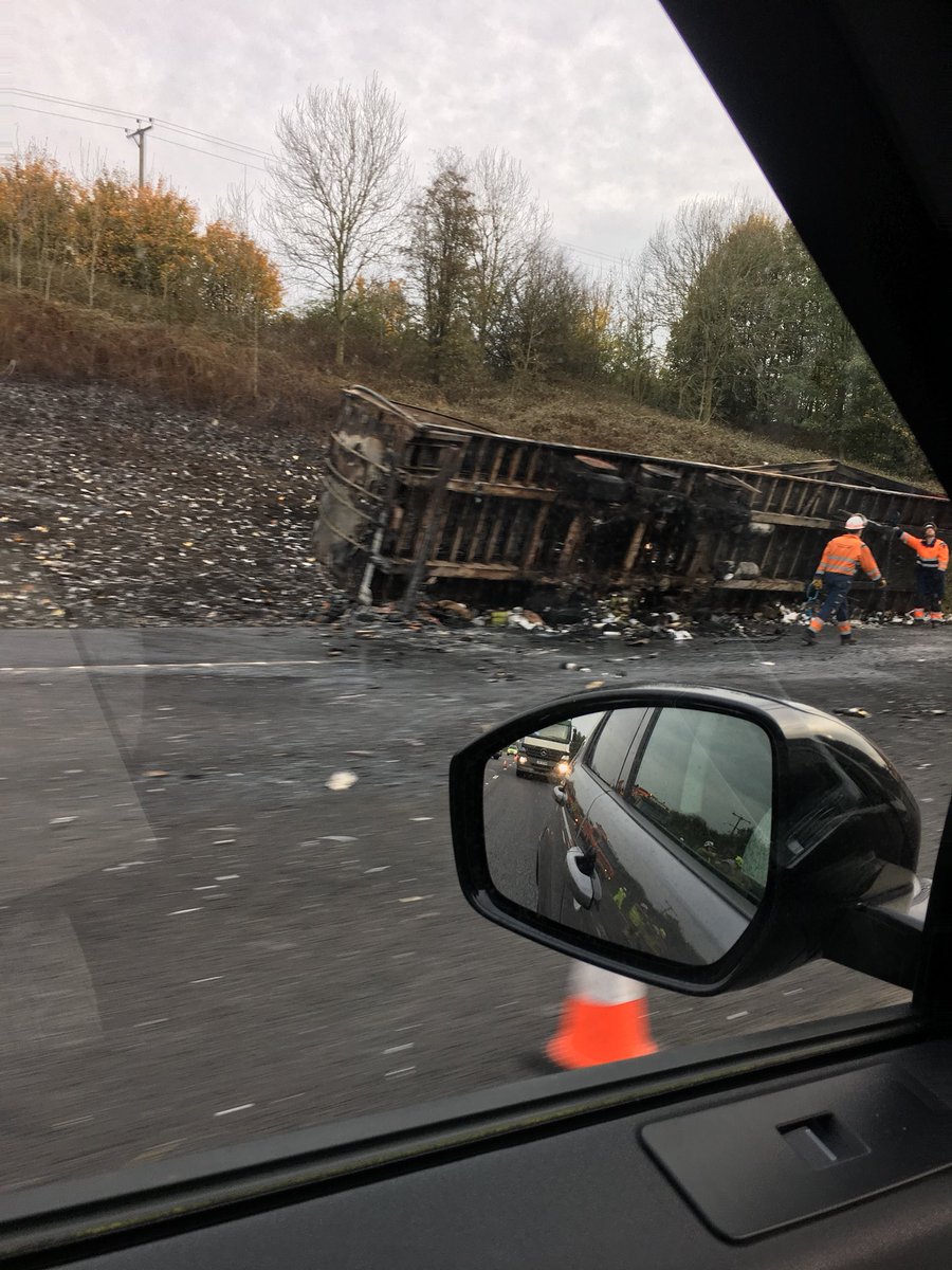 RocketSoundsRec's tweet photo. Lorry looks pretty wrecked, what a mess #m1fire hope no-one got hurt https://t.co/Bg5GngovMg