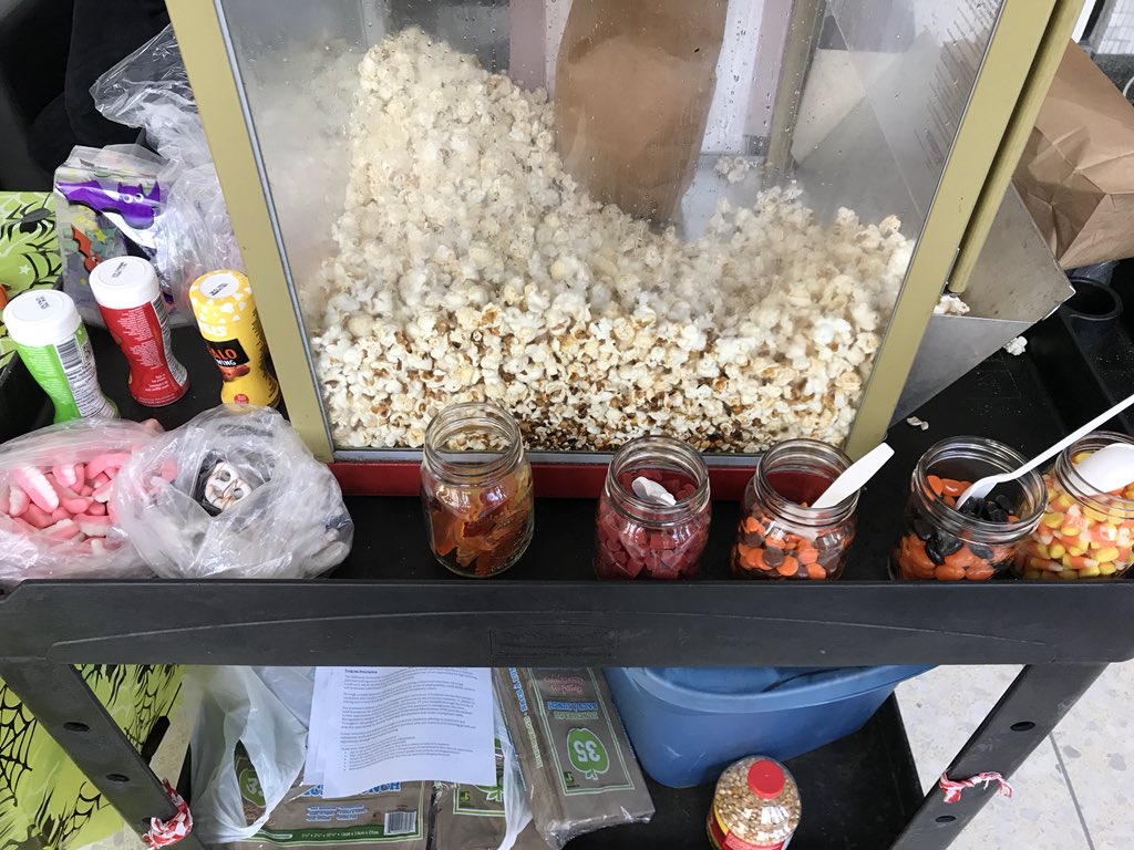 DalSCSDStudents's tweet photo. Spooky Popcorn Bar! https://t.co/BR0VKLrdGI