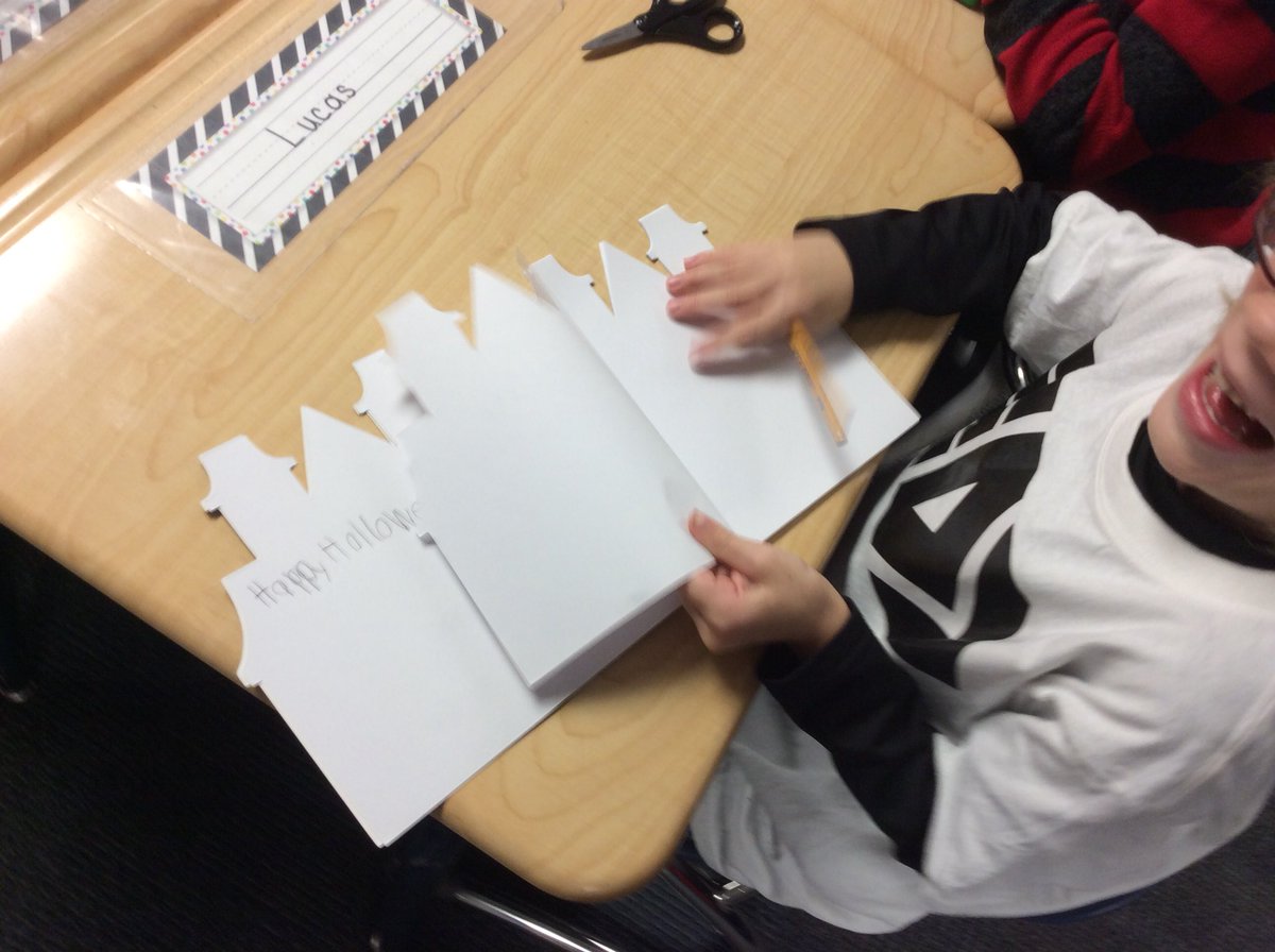 MissPichlerSR's tweet photo. First graders writing spooky stories! @srstoh @MissPichlerSR #Halloween2017 #firstgradeholidays https://t.co/QpOOJHYOuh