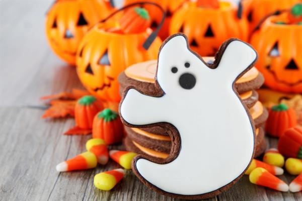 SavviFormalWear's tweet photo. Happy Halloween from Savvi! #Halloween https://t.co/aKvPUiSAqK