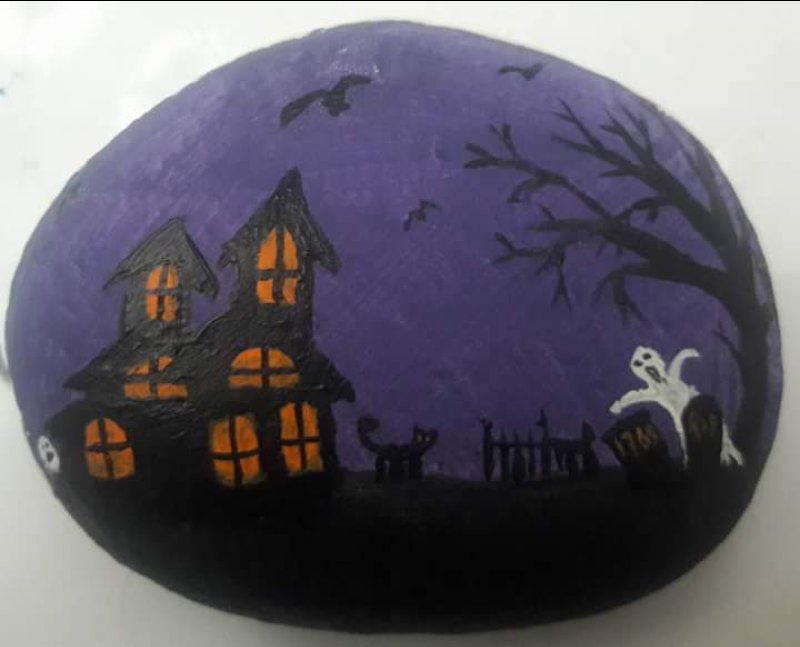 615RockSharing's tweet photo. ghost, black cat &amp; bats #HauntedHouse #HappyHalloween 
-Stan Carlock (615 Rocks! artist) https://t.co/VTeNUMnbU6