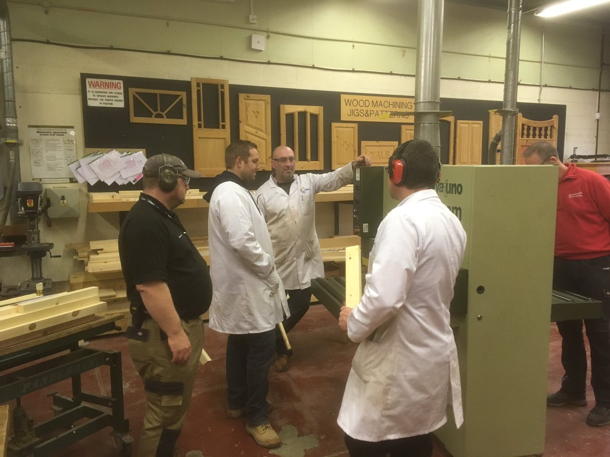 Cambriajoinery's tweet photo. Day 2 of @Cambriajoinery staff machine training. Everyone enjoying it and learning valuable skills @DaltonsWadkin  @DavidJCambria https://t.co/MSje4s8zyK