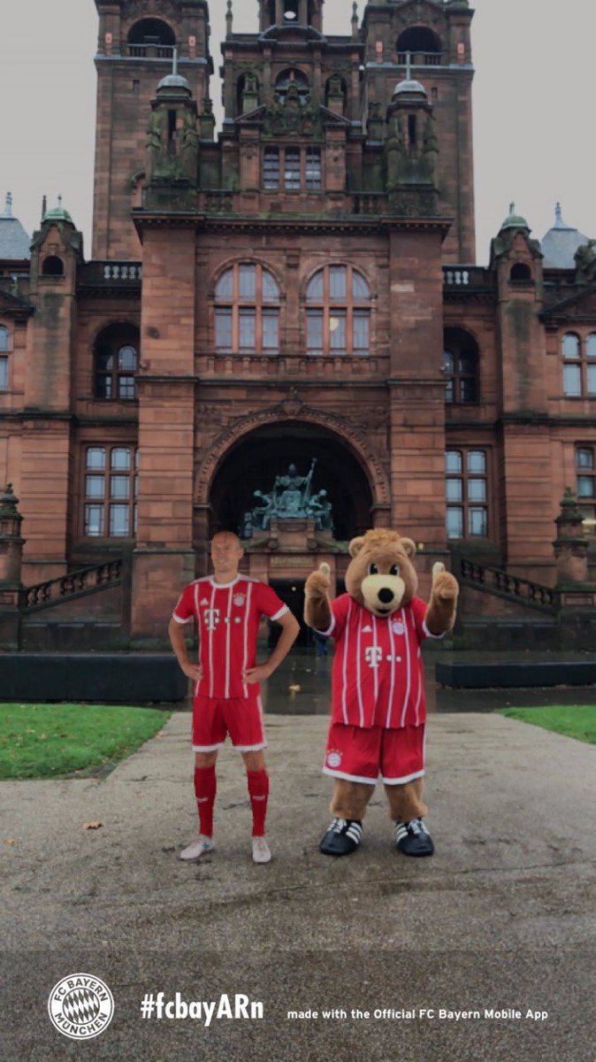 FCBayernAr's tweet photo. 🐻 @FCBerni12 لديه صديق يتجول معه في جلاسكو😉 شارك آرين روبن ورفاقه جولتهم من خلال تطبيق  #fcbayARn 
 https://t.co/RK4hgCH35R