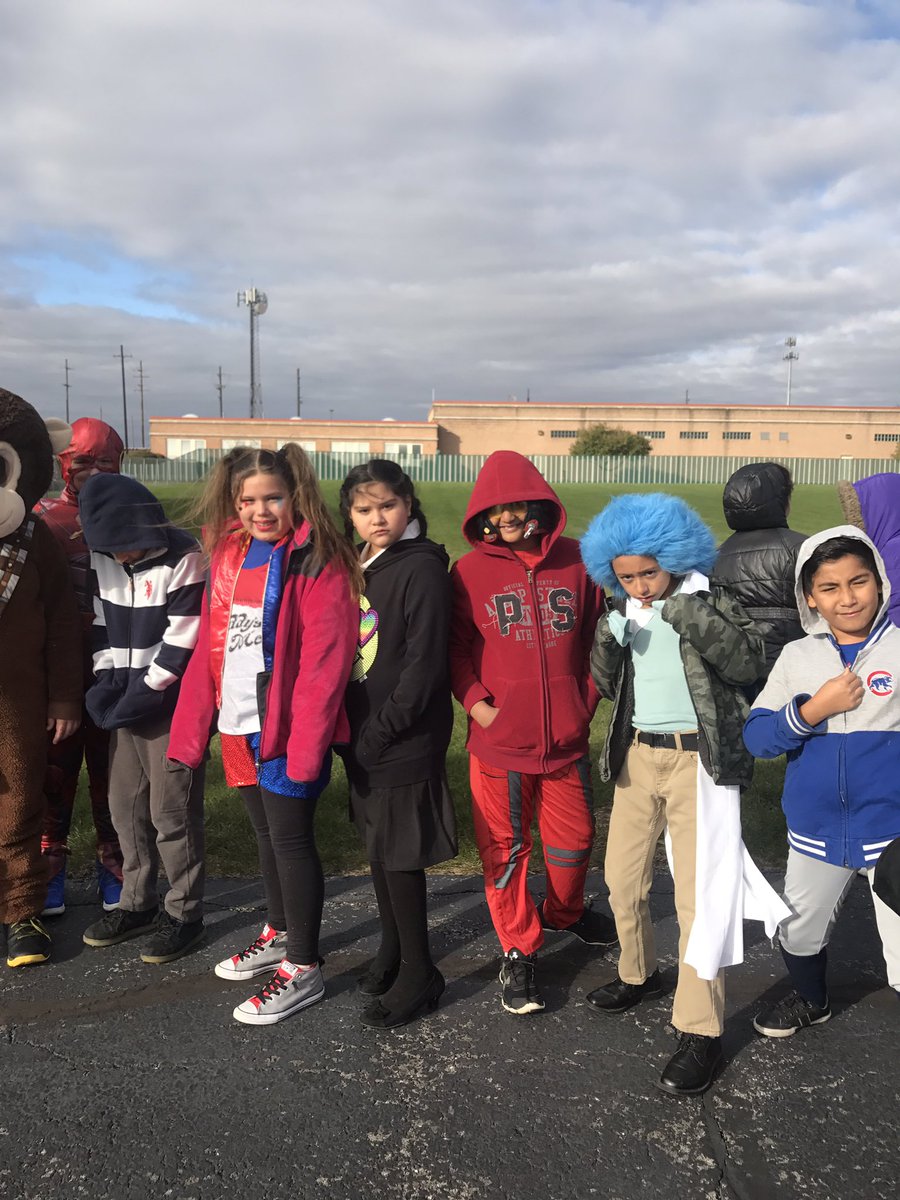 MrsCoreyBV's tweet photo. We braved the cold for our Halloween parade this morning! #bvroom24 #bvpride #d109pride https://t.co/G1ajTJf0qQ