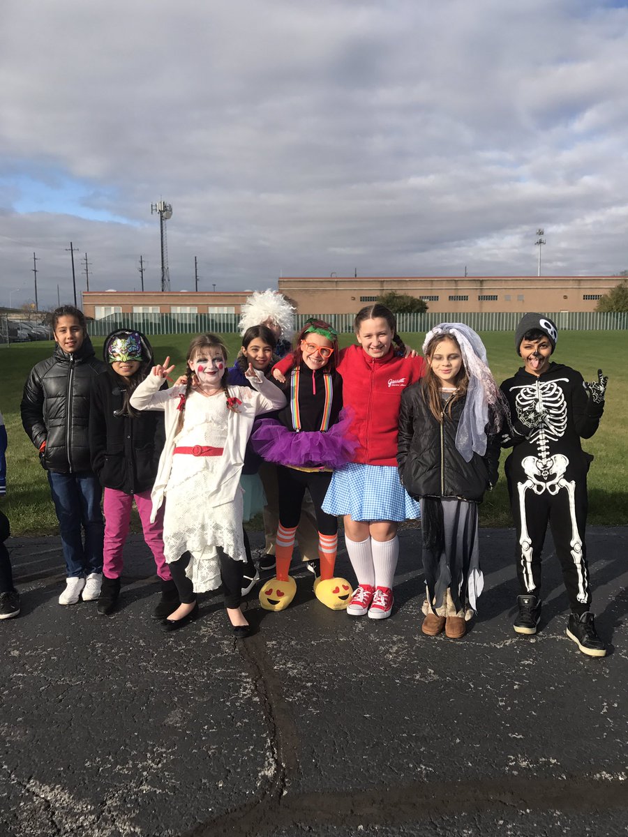 MrsCoreyBV's tweet photo. We braved the cold for our Halloween parade this morning! #bvroom24 #bvpride #d109pride https://t.co/G1ajTJf0qQ