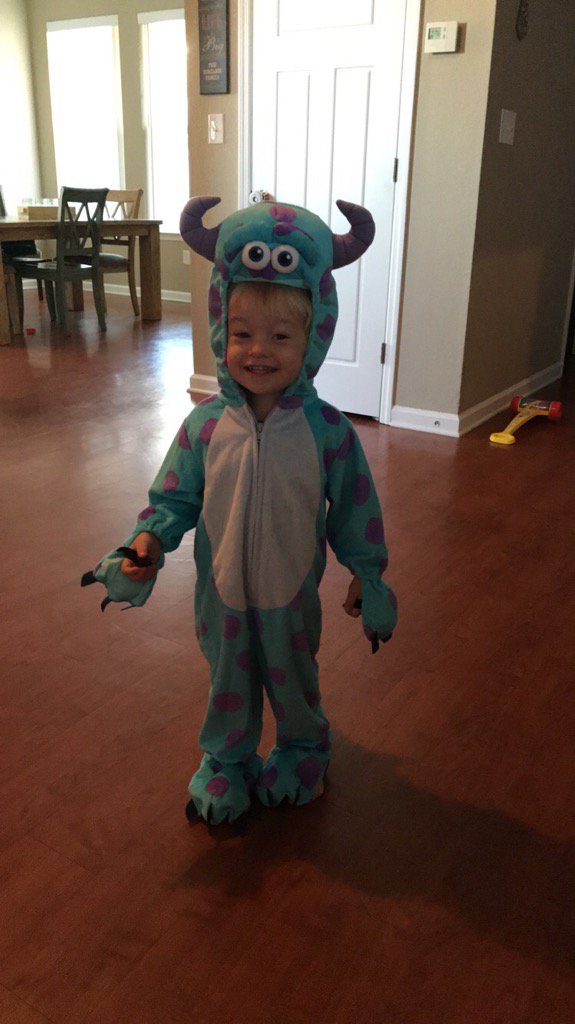 clsingle09's tweet image. katie sent me this! Bentley is so cute❤️