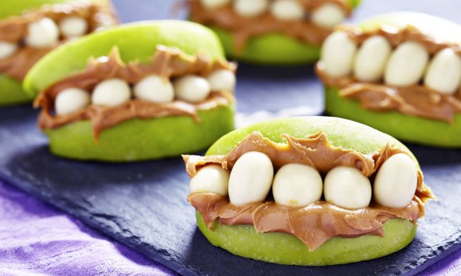 Comemosalasdos's tweet photo. ¡Recetas divertidas y #saludables para disfrutar esta noche de #Halloween2017!🎃🦇 #AlimentacionSaludable #ComidaSana https://t.co/HEyeY5cERK