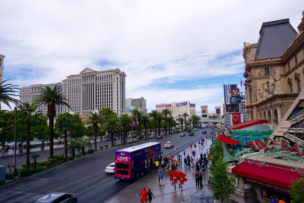 Happy #Halloween from #Vegas! 🍂👻