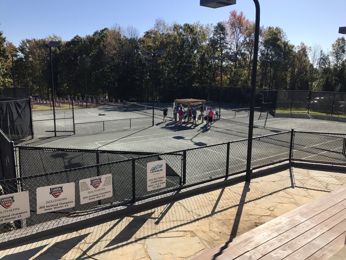 SouthernBabo's tweet photo. Thank you to Jeremy and staff for all the support. #babolatfamily is rocking in North Charlotte @northchsrlotteracquetclub https://t.co/EQAOfXviqG