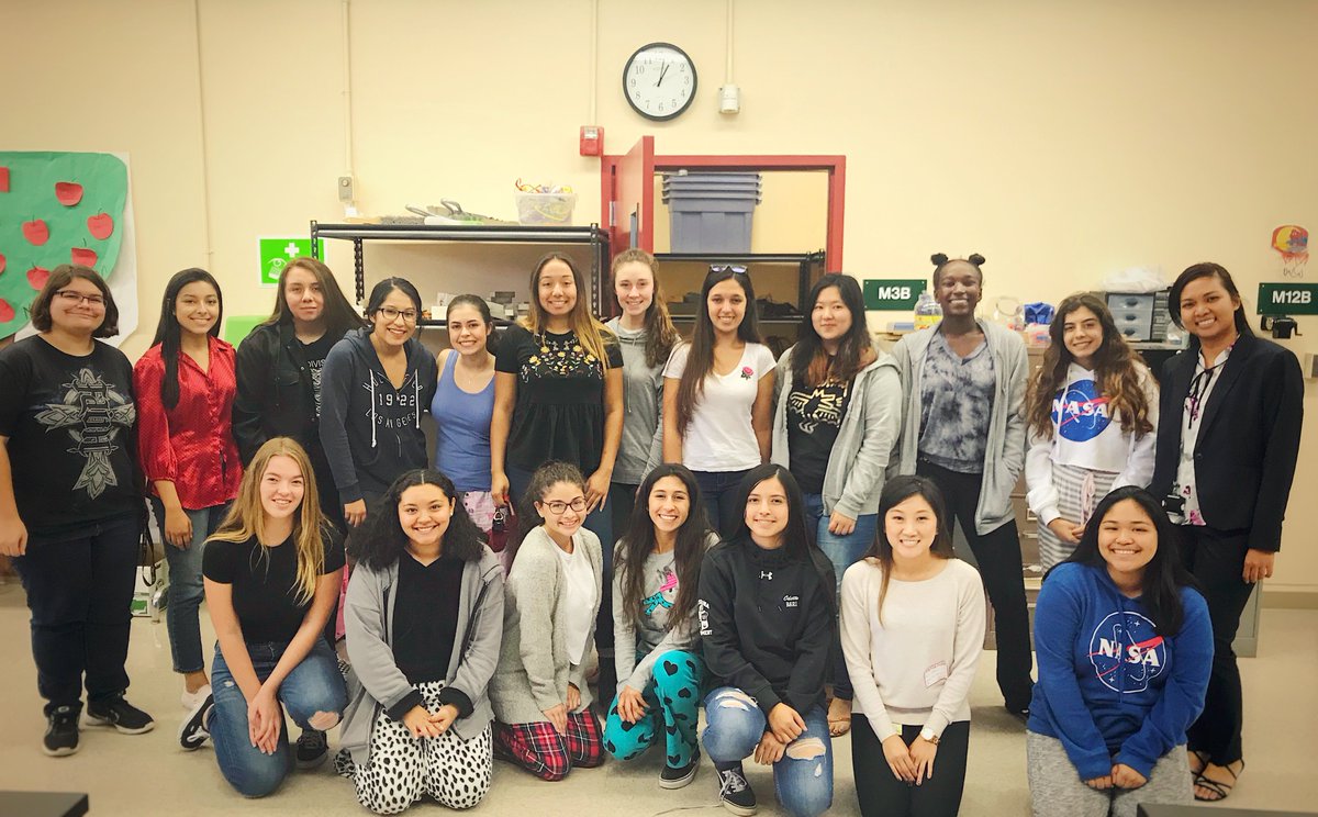 LACWomenLeaders's tweet photo. @LACoPublicWorks engineers present to tmw's leaders at La Serna High School in Whittier for #GirlsEmpowermentMonth! #STEMoutreachprogram https://t.co/nMk9lRQRdA