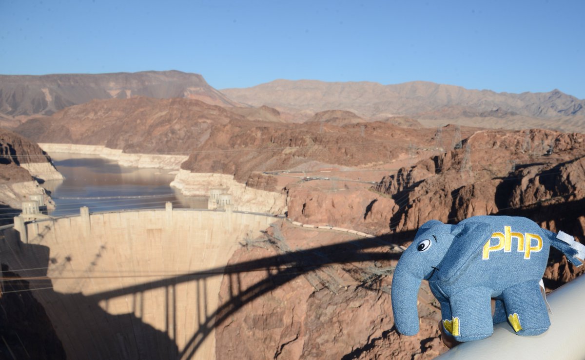 GelePHPant's tweet image. Looks like my new buddy the #501elephpant had an awesome time after #ZendCon2017!