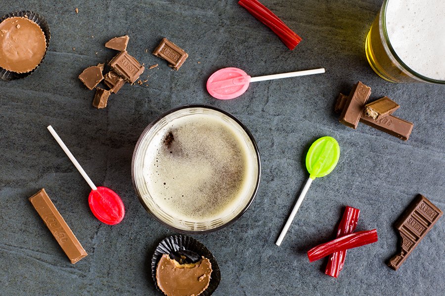 Sorry, kids, hand your parents those Reese's. We've got your Halloween candy and beer pairings here: bit.ly/2gZG8Qe