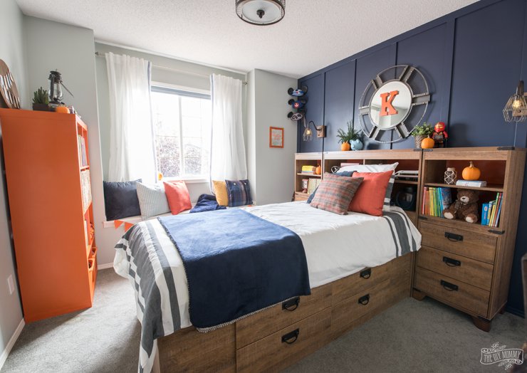 MiskasWood's tweet photo. This simple board and batten feature wall really transforms the room. See the before here: https://t.co/VQ2Rh2L8US https://t.co/94uaWuU7bW