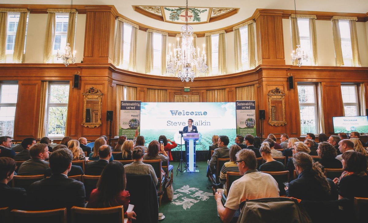 BidfoodUK's tweet photo. Watch our Facebook Live (12:15 Thurs) for a debate on sustainable menus @UnileverFS_UK @BaxterStorey @the_SRA @SoilAssociation #p2pLive2017 https://t.co/rj6hHJeVSd