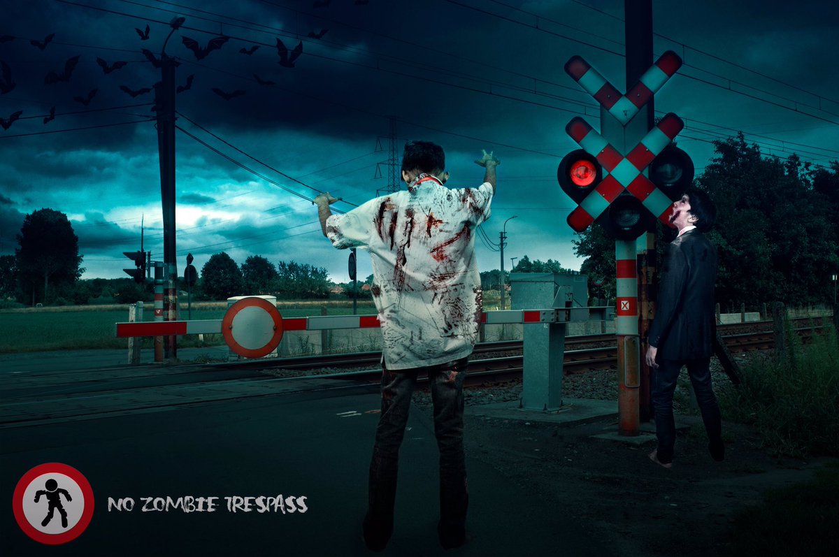 FredericPetit23's tweet photo. Ook #zombies stoppen aan een gesloten overweg en respecteren #verkeersregels langs het #spoor. Happy #Halloween maar #SafetyFirst! #Infrabel https://t.co/EPgywNS0jZ