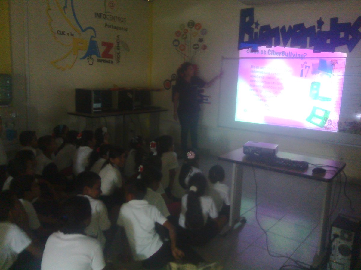dpkeliz's tweet photo. #NoSeLoDigasANadie Continuamos con nuestras actividades formativas en el marco del 17 aniversario del proyecto Infocentro @jorgelyedra https://t.co/1LDXTqSc2g