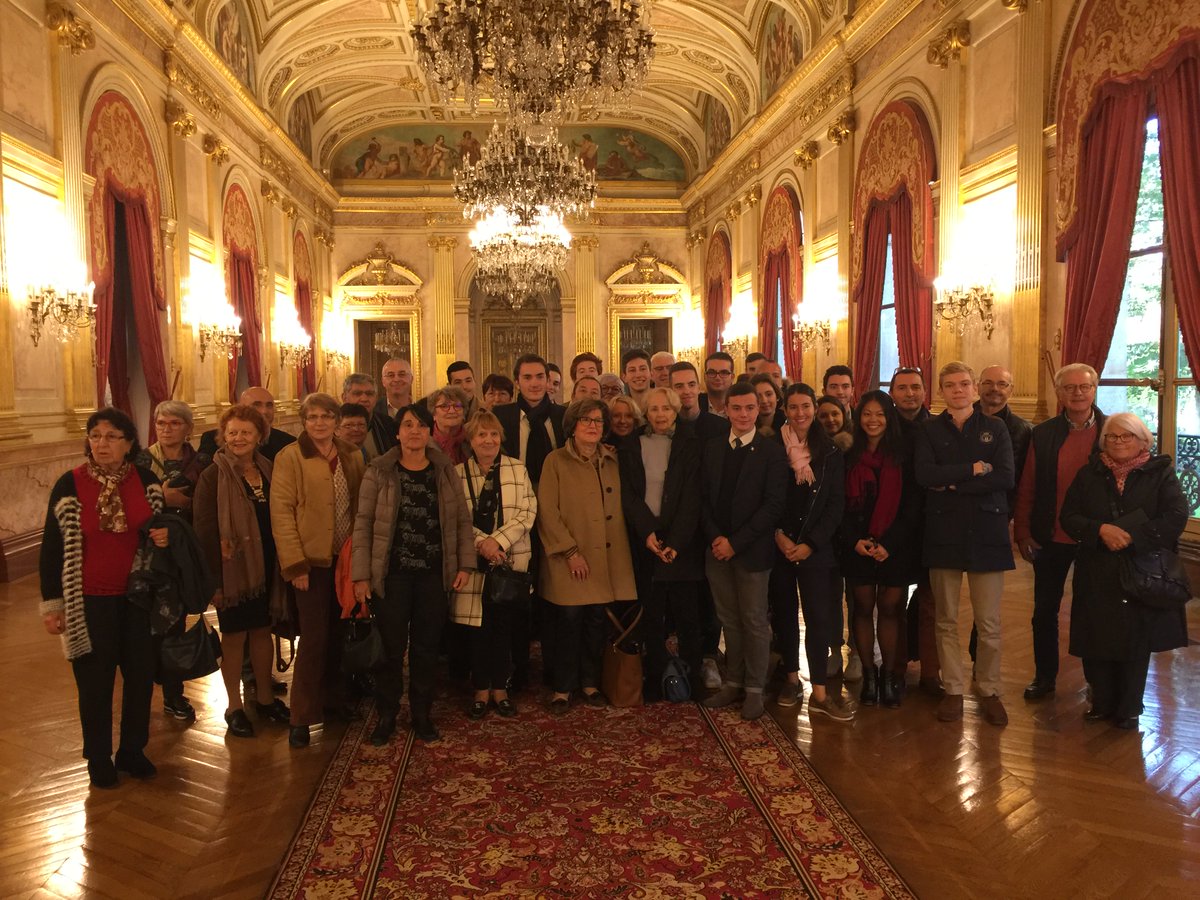 JCTaugourdeau's tweet photo. Ravi d'avoir accueilli les @jeunesrep49 et les @Republicains_49 à l' @AssembleeNat aujourd'hui. Une belle délégation dynamique et motivée. Bon retour à eux. #DirectAN https://t.co/yCcfCVWXP1