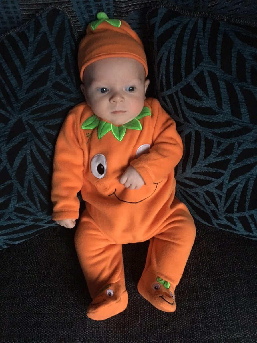 funfearclown's tweet photo. wishing everyone a happy halloween, even our newest recruit adam is in the "trick or treat" mood..!! @TwistedTechs #halloweenfun https://t.co/bOuK6vNoeR