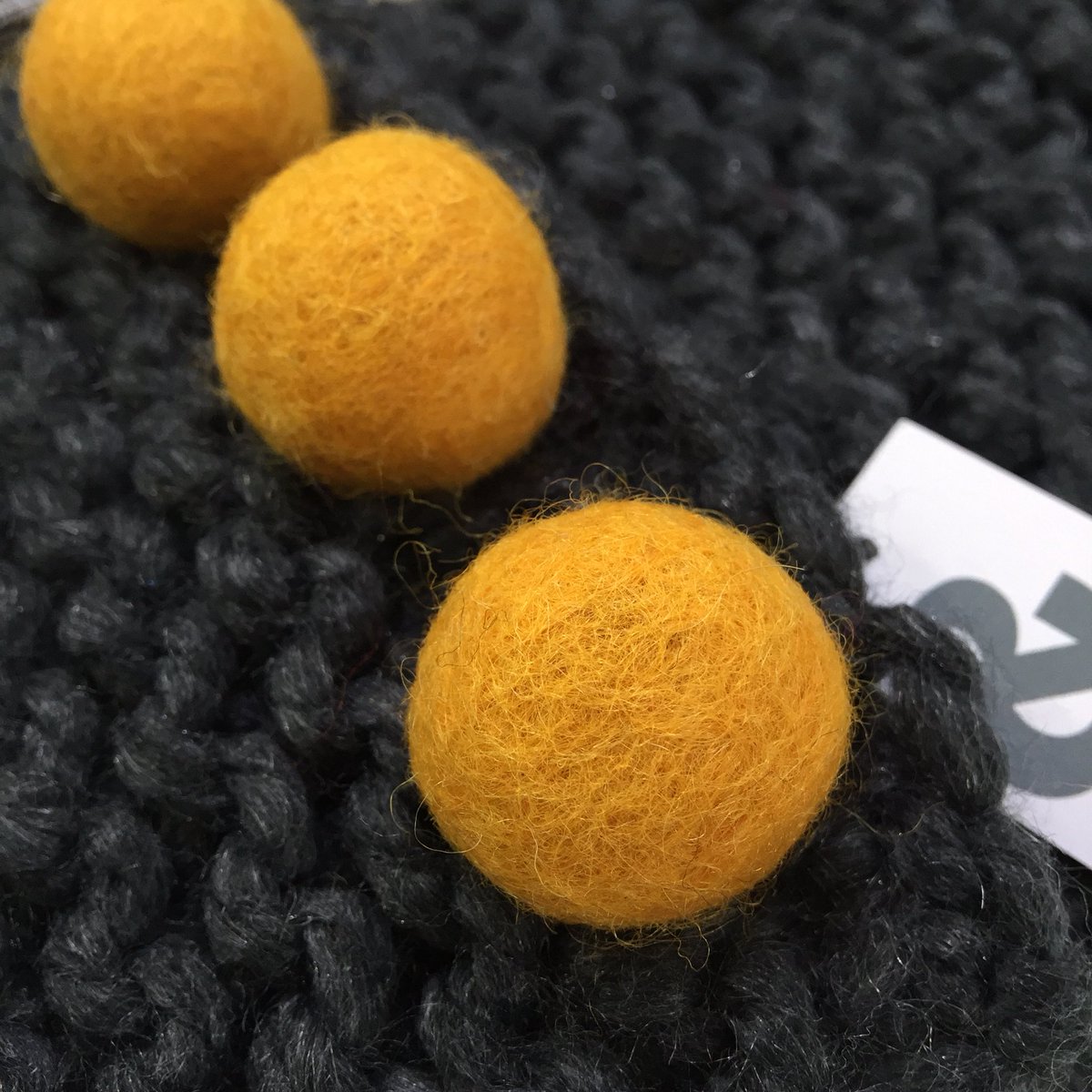 madebyand's tweet photo. #andmadelikes #pumpkin #pompoms on #charcoalgrey #neckwarmer #halloween #handknits #wool & #felt #thinkingwinter #upstairs @ManchesterCraft https://t.co/4GY3RsHvzq